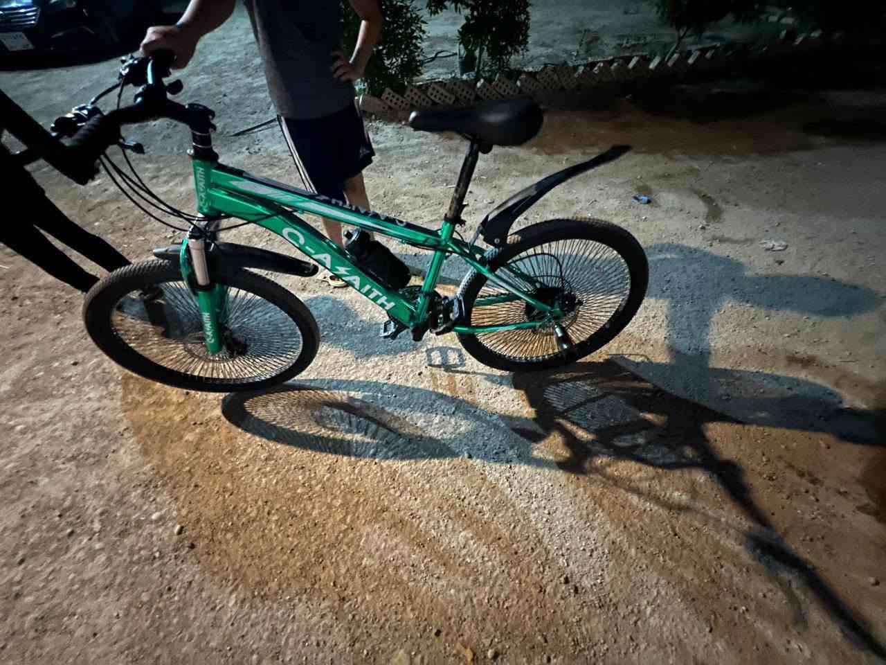 سلام عليكم 
باسكل رياضي للبيع جديد موديل 2026 الون اخضر سلفري كيرين امامي وخلفي رياضي بريكات امامي خلفي السعر 175وبي مجال 
مكاني بغداد الدوره البوعيثه
رقم الهاتف ***********
