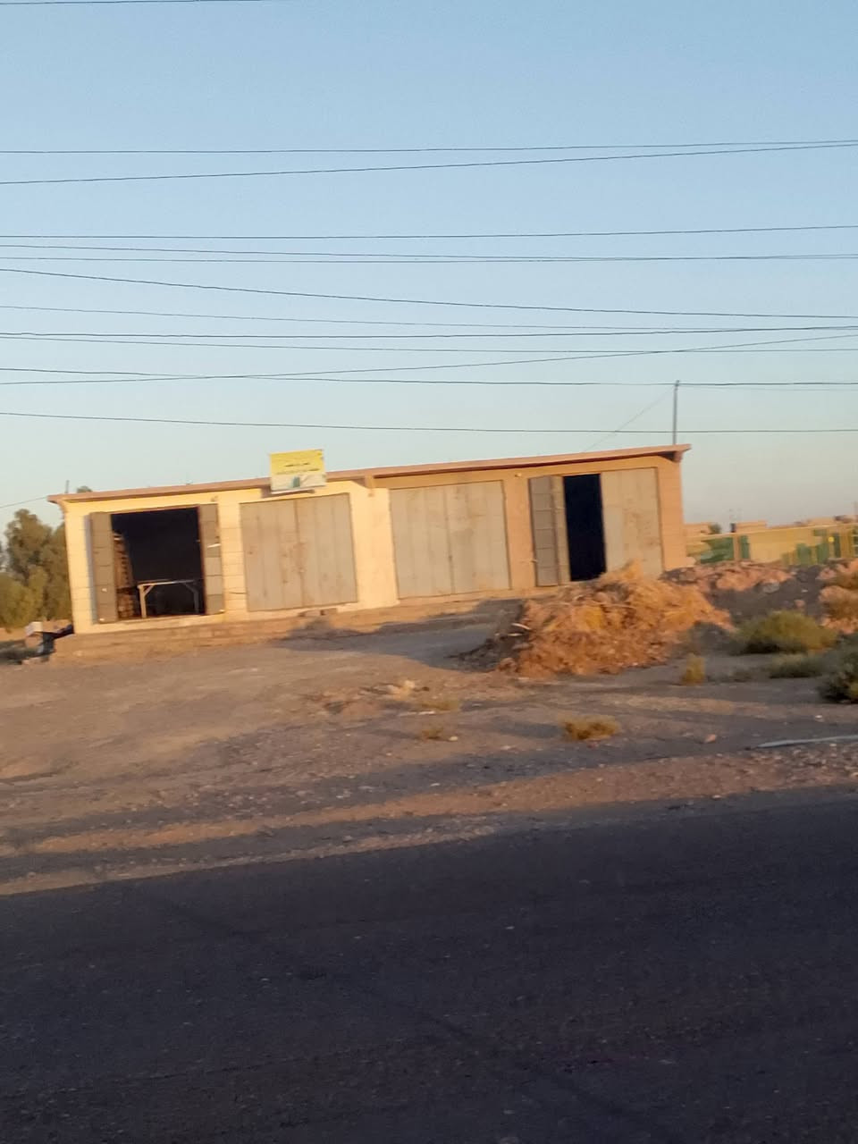 السلام عليكم اخوان يوجد محل حداده في السكنيه حي الفجر من قرب مفرق العشم وانسب الاسعار وحياكم الله ***********
