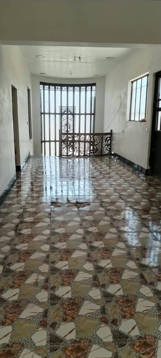 للبيع بيت طابقين بناء حديث مساحه القطعه ٨٢٠ متر البناء ٢٨٠ متر  حي اجبيل ثاني قطعه عن السده قرب جامع العابد   تبعد عن السده ٣٠ متر 
جنس العقار  طابو زراعي 
شارع ١٢ متر
٤ غرف نوم 
٢ حمامات 
السعر ٢٠٠ مليون بي مجال بصيط
يرهم مراوس  أبيت  او مزرعه غريبه على الفلوجه 
*********** 
***********
