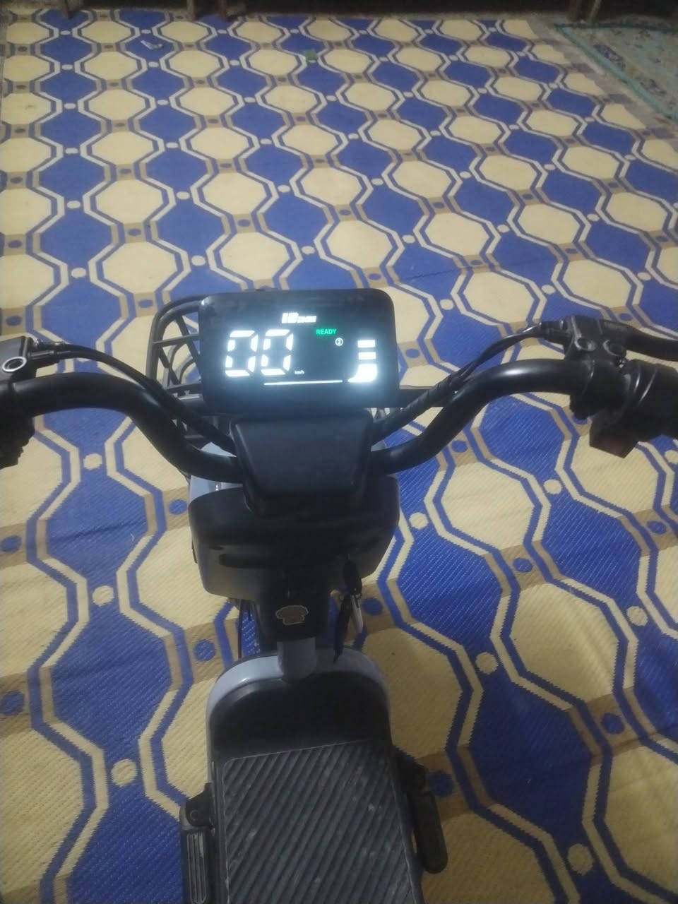 سلام عليكم دراجه شحن للبيع سعر200 حجم14دراجه نظيفه بطاريات جديده دراجه شغاله عوزها بريك خلفي فقط العنوان شعله ***********
