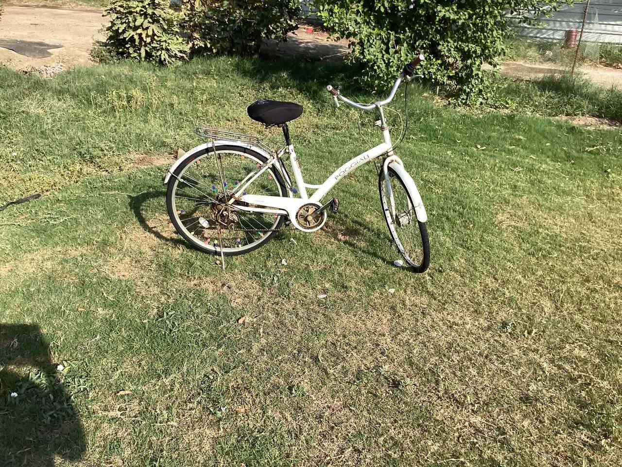 السلام عليكم عندي بايسكل للبيع حجم ٢٦ 🚴🏻 اريدة ب١٠٠ وبي مجال الرقم ***********. ***********
