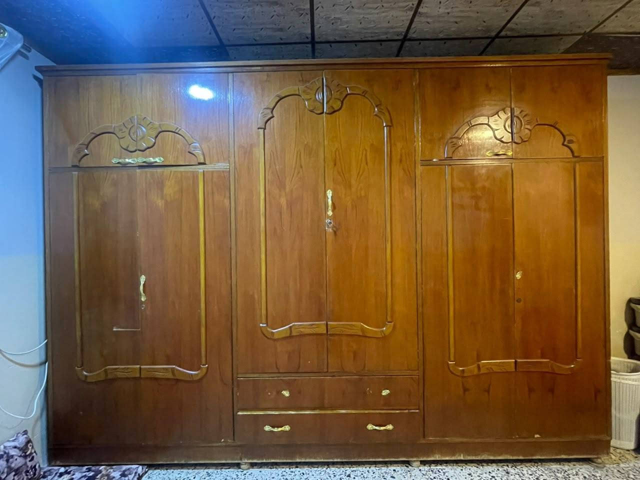 السلام عليكم
كنتور 6باب 🚪
ابو ملحق نظيف مبي اي كسر فقط نقص يدات 🔨
السعر 350 

*********** واتساب 📞☎️
