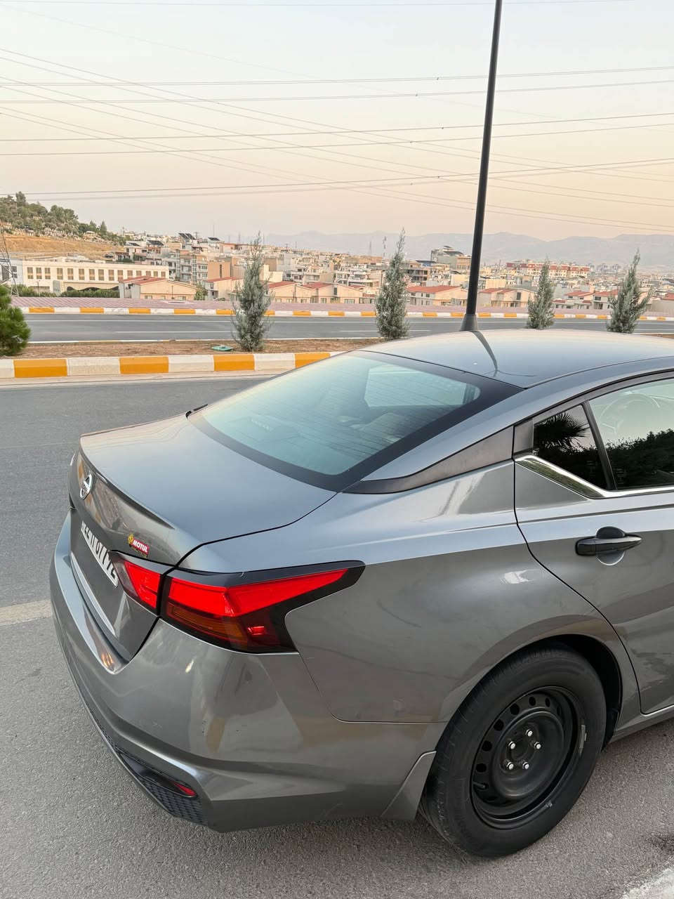 نيسان التيما موديل 2021 محرك و كير بشرط مواصفات S رقم سنويه لحد29 وبها قطعه طين مبدل اريباك ستيرن و سستم وبها دفتر بنزين مكان سياره كركوك رقم موبايل:*********** كركوك, العراق
