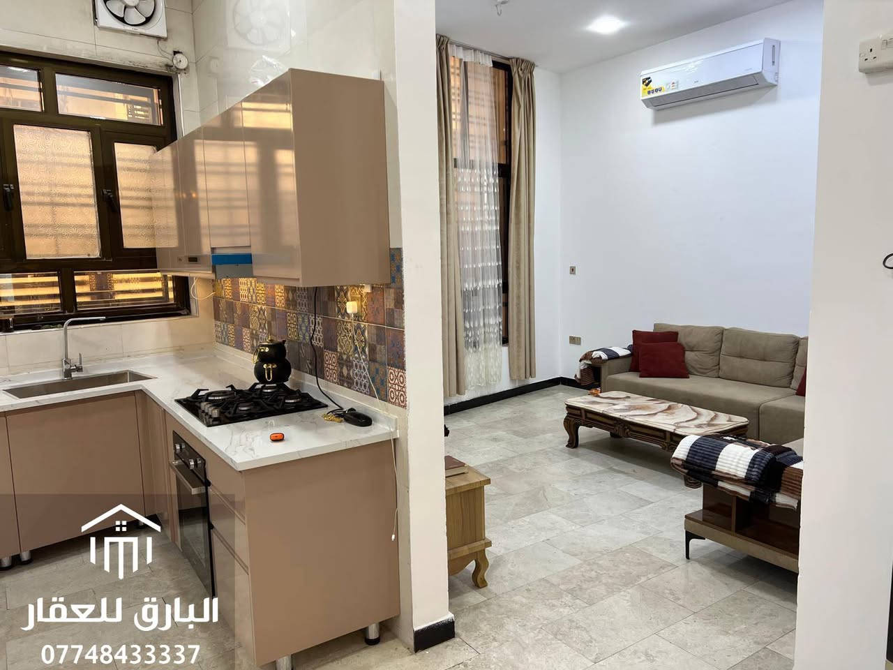 🔱 دار مميز ( ركن ) للإيجار 🔱

الموقع📍 : الكرادة خارج - قرب حلويات الزيتون

📏 المساحة : 90 م

📏 المواجهة : 8 م
                               
⭕ المحتويات :

 مكون من طابقين ونصف : 

( الدار بنظام المدخلين )

⭕الطابق الأرضي : 
🔺 كبيرة 
🔺مطبخ
🔺غرفة نوم 
🔺حمام مشترك داخلي  
🔺حمام ضيوف خارجي 
🔺كراج صغير 

⭕الطابق الاول : 
🔺غرف نوم كبيره + ( شرفة ) على طول الغرفة 
🔺غرف نوم وسط
🔺حمام مشترك 

⭕ الطابق الثاني :
🔺بيتونة 
🔺سطح 

⭕ مميزات العقار :
🛑 المطبخ يحتوي على كاونتر كامل
🛑مجهز سبالت بالكامل 
🛑 حمام ضيوف خارجي 

⭕ ( الدفع بمقدمة لا تقل عن سنة )

🔶 ( للعوائل - الشركات - المغتربين ) 
                            
⭕ الإيجار الشهري : عند الإتصال او حضورياً 📞

***********
 
يوجد لدينا واتساب 📞

🟩 نستقبل جميع العروض و الطلبات العقارية 🟩

عنوان المكتب 📍: بغداد - الكرادة داخل - قرب مطعم الصبايا - فرع مدرسة لبنان

ملاحظة : موقع المكتب مثبّت على تطبيقات الخرائط ( Google maps , Waze )

#البارق_للعقار بغداد, العراق
