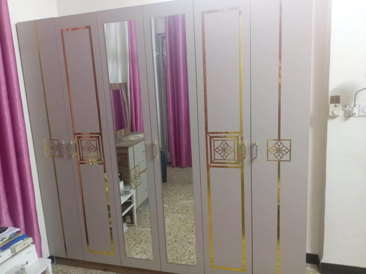 السلام عليكم غرفه تركيه نظيفه جدا طابق ٣ محد واصللها عنوان بغداد السعر ٤٢٥ قفلها واتساب ***********
