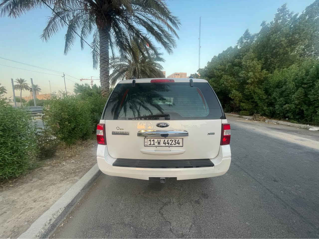 فورد إكسبيدشن 2012 LIMITED خليجي مكفولة وكالة نيفا
فول مواصفات 1/1 
محرك V8 حجم 5.4 لتر 8 سلندر
داخل اسود 
2 سويج اصلي شركة موجود مع نسخه ثالثة قابلة للطي
كفالة عامة من الصبغ و التبديل والفتح ماعدا الدعاميات مصبوغة
السيارة كلش حلوة وجديدة
كود باب
سلايد روف
فور ويل
حساسات امامي خلفي
مري جانبية قابلة للطي
دوسات البانزين والبريك كهرباء
صندوق كهرباء
شاشة اندرويد
كشنات جلد
كشنات تدفئة وتبريد
كشنات خزن
كشن خلفي كهرباء
تبريد مركزي
تحكم امامي خلفي بالتبريد والصوت
شاشات خلفية بالكشنات
انارة ترحيب
وبعد بيه هوايه مواصفات 
السنوية باسمي
السعر 158 ورقة
العنوان بغداد السيدية
للاستفسار الاتصال على *********** بغداد, العراق
