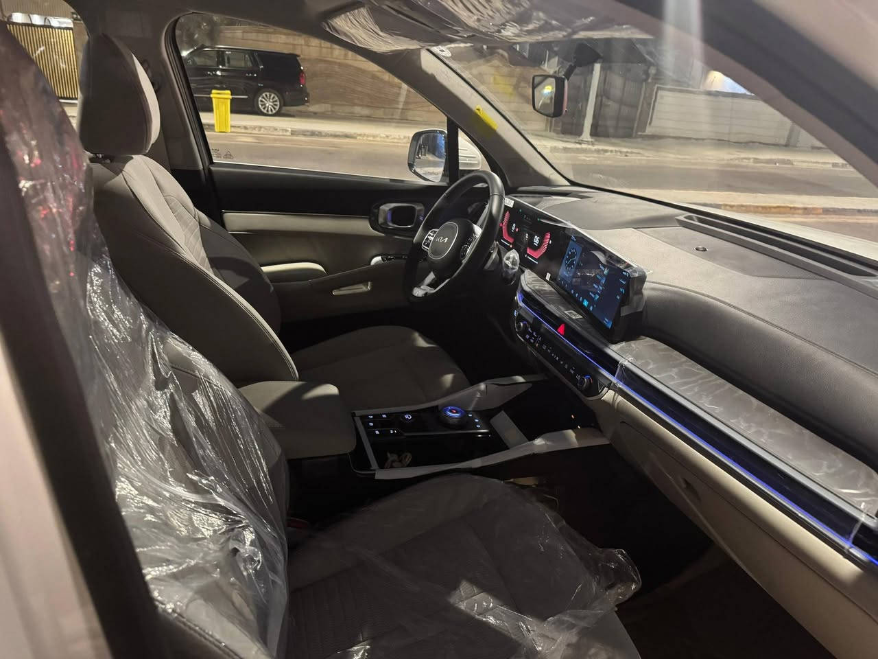 سورنتو 2025 زيرو
🚗 الممشى: 2000 كم
✨ الحالة: بحالة الزيرو
📺 شاشة متصلة كبيرة
🛞 ويل 20
📄 رقم: اربيل
🔧 المحرك: V6 3.5
⚙️ بصمة تشغيل
🛞 ويل قياس 20
🛡 هاند بريك كهرباء
📲 تشغيل عن بعد
💺 كراسي كهرباء
📦 صندوق كهرباء
📺 دشبول شاشة متصلة
💡 لايت زينون
💡زينون LED
🔦 بك لايت LED
📡 حساسات أمامية
📡 حساسات خلفية
🛞 ويل كب كروم
❄️ بردات خلفية
🧑‍🤝‍🧑 7 راكب
🎮 تحكم مقود
⚙️ درايف مود
🛡 اوتو هولد
🔋 شاحن لاسلكي
🕹️ كير ماوس
❄️ تبريد 3 قطع
📺 تحكم شاشة ولمس
💡 بروجكتر زينون
⛰️ مانع انحدار
🔴 مانع انزلاق
📡 رادار
📷 كاميرا خلفية مزدوجة
⚙️ أنظمة قيادة (سبورت / نورمال / إيكو / اعتيادي)
سعرها  307 بيها مجال بسيط
📞 الرقم ***********
🏠 مكانها بصره ابي الخصيب
