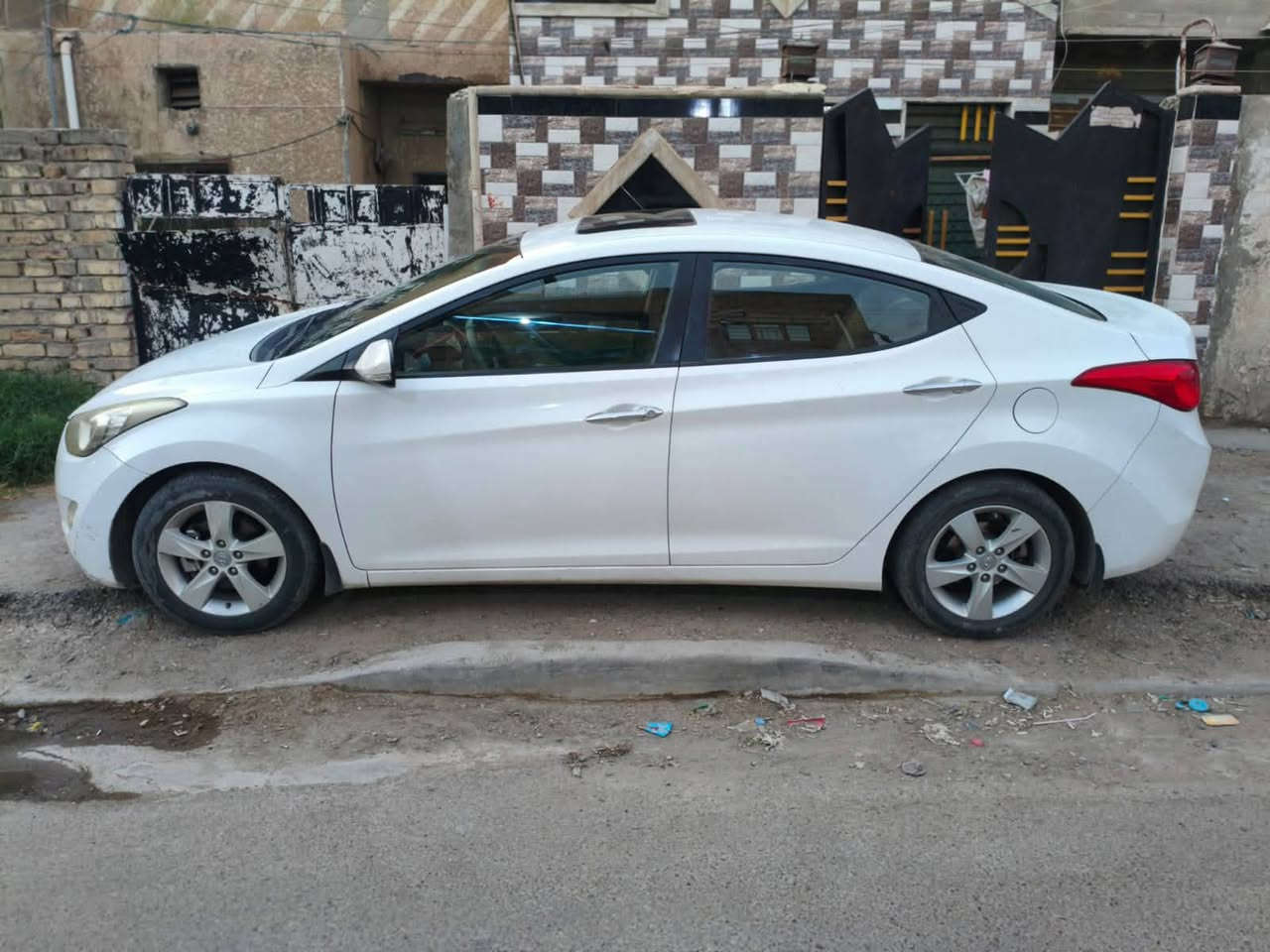 سيارة للبيع هونداي النترا 2014
رقم بغداد 
مكان السيارة بغداد حي العامل 
السيارة بالصور 
السعر 120
بغداد حي العامل

***********
