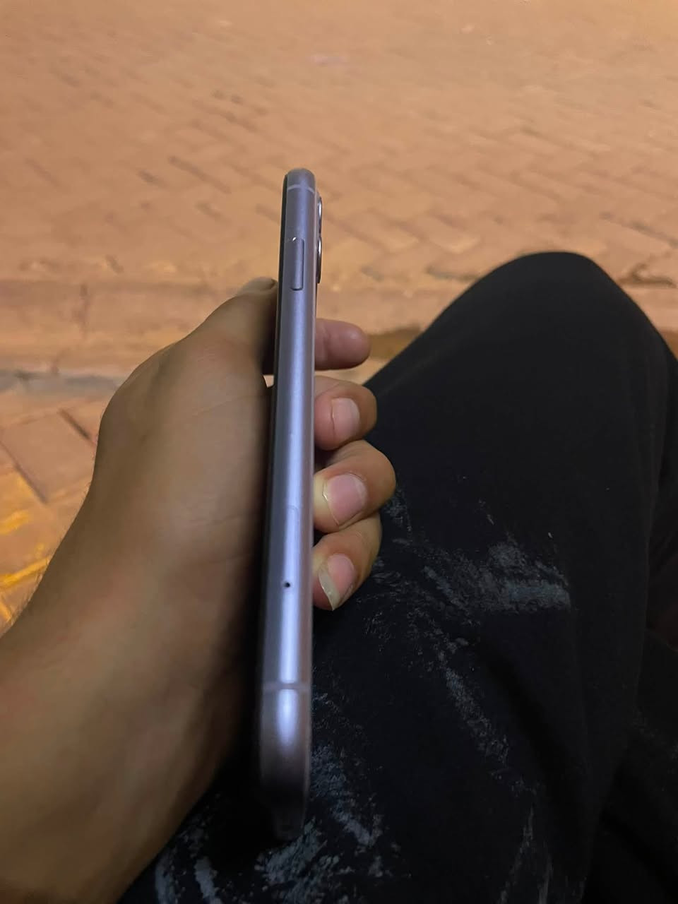 سلام عليكم ايفون ١١ عادي قافل ايكلود للبيع ب٧٥بغداد مدينه الصدر ***********

