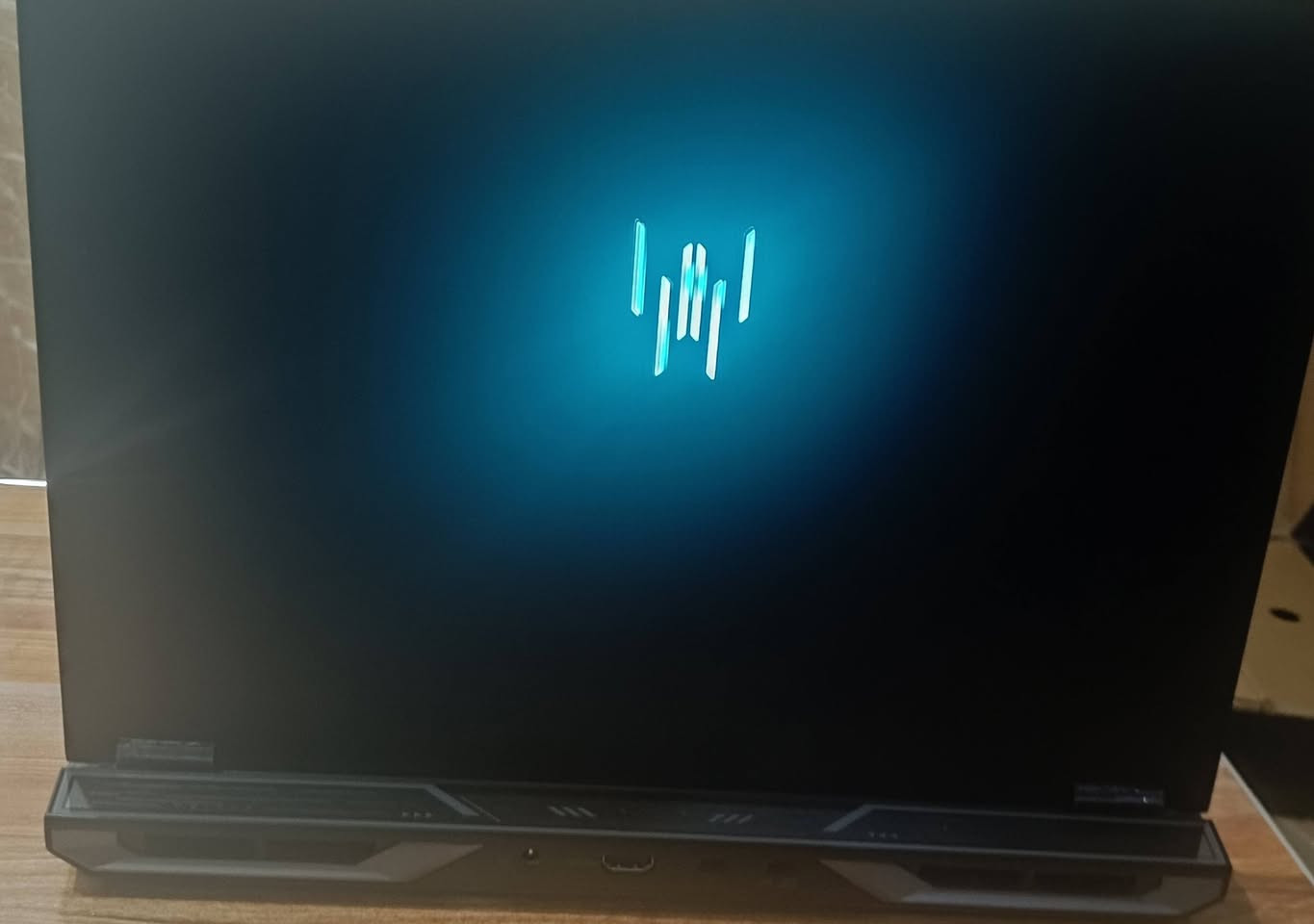 acer predator Helios neo 16 AI
المعالج core 9 275hx
الرامات drr5 32g 6400
كرت شاشة RTX 5070ti 12G
الشاشة 16 انج 240hz دقتها 2k
 التخزين NVMe ssd 1tera
يحتوي على شريحة ذكاء اصطناعي NPU
تكدر عن طريقها تشغل ذكاء اصطناعي محلي 
ملحقات كاملة كارتونة وشاحنة 
صحة بطارية 97
السعر مليونين و950
لابتوب وحش مناسب لكل اعمال رندرة والعاب والبرامج الهندسية
مكاني بغداد 
رقمي ***********

نص مكتوب في الصور:
- Run new task CPU Intel(R) Core(TM) Ultra 9 275HX % Utilization 100% 60 seconds 0 Utilization Speed Base speed: 2.70 GHz 13% 1.62 GHz Sockets: 1 Cores: 24 Processes Threads Handles Logical processors: 24 278 4862 147128 Virtualization: Enabled L1 cache: 2.4 MB Up time L2 cache: 40.0 MB 3:21:16:41 L3 cache: 36.0 MB
- GPU NVIDIA GeForce RTX 5070 Ti Laptop GPU 3D 0% Copy 0% Video Encode 0% Video Decode 0% Dedicated GPU memory 12.0 GB Shared GPU memory 17.9 GB Utilization 0% Dedicated GPU memory 0.0/12.0 GB GPU Memory 0.0/29.9 GB Shared GPU memory 0.0/17.9 GB Driver version: 32.0.16.1692 Driver date: 9/4/2026 DirectX version: 12 (FL 12.2) Physical location: PCI bus 1, device 0, function 0 Hardware reserved memory: 344 MB Run new task