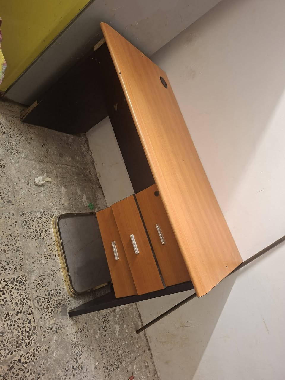 للبيع كلمن وسعره
***********
