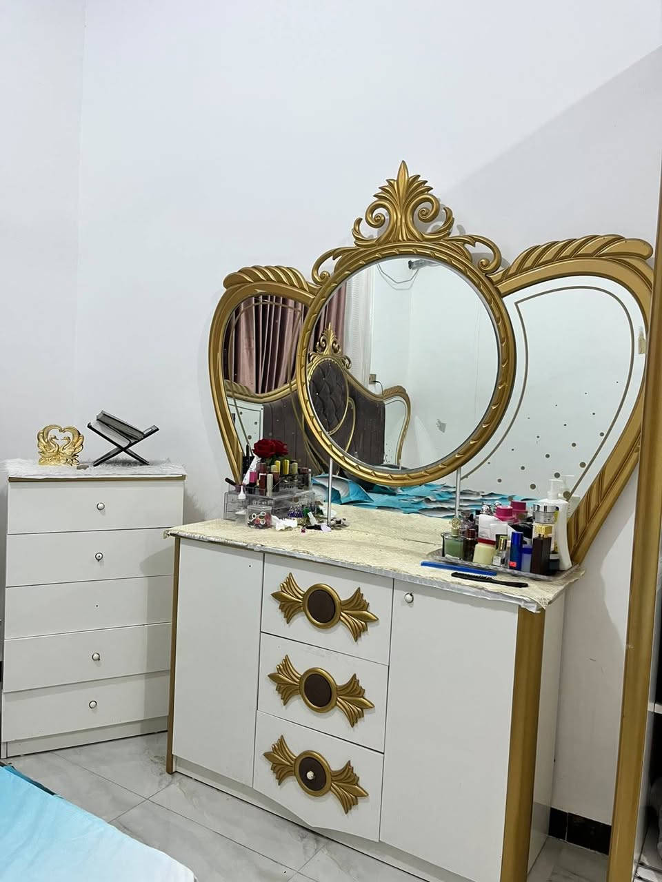 غرفه تركي نظيفه الكنتور ٣ باب اسلايت لبيع بسعر مناسب 
صاحب الغرفه هاذ الرقم مالته انا مكلف بنشره ***********
