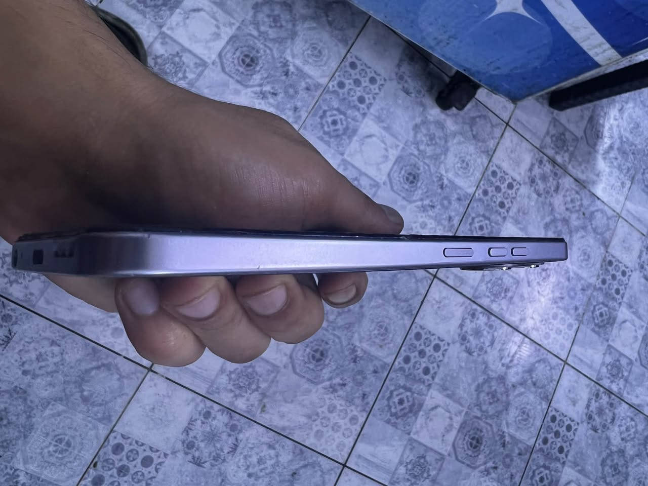 تكنو سبارك 
الذاكره 128
البطاريه 5000
الرام 8

بي فطر خفيف بلمس بس ما يأثرر نهائي 
رايده ب90 وبي مجال للشراي
