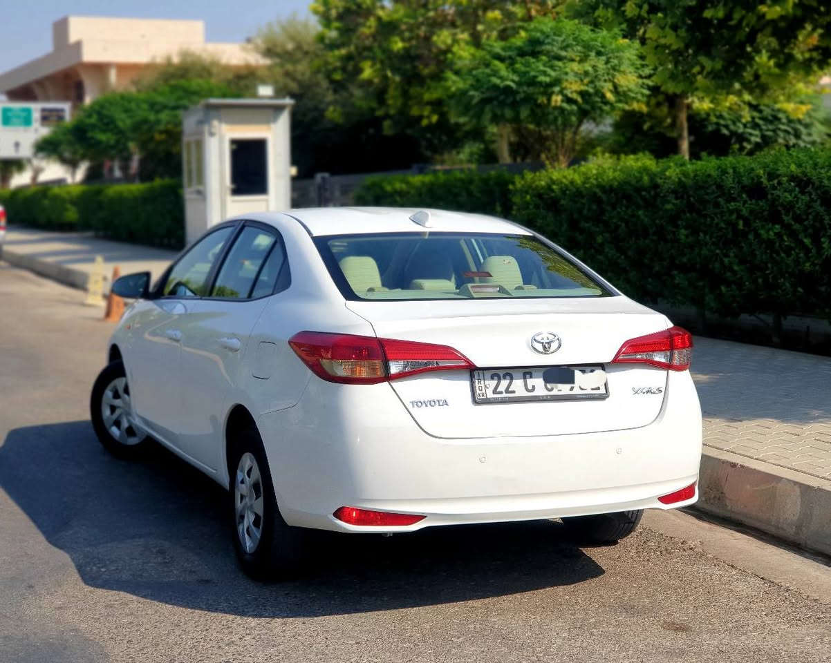 TOYOTA YARES SE 

مودیل 2021
سێ پارچە سبوغ بێ داخلی (دەرگای سایەق + چاملغی سایەق + چاملغی سەکن پێشەوە) 

ثلاث قطعات صبغ باب السائق و الجاملغ امامی سكن و سائق ) 

مواصفات SE خلیجی
ماوەی ڕۆیشتن 102 کم المسافە المقطوعە 

محرك مامفتوح بشرط ـ مەکینەی نەکراوەتەوە 

نظام ABS
مرایة كهربائیة
قفل مركزي
ریموت كونترول 

السعر 117 ورقە و مجال قلیل 

کیر + محرک + تبرید + تحویل بشرط
رقم + سنویە + هزە جدید 2028 

مکان السیارە ـ اربیل
*********** موجود واتساپ ـ ڤایبر أربيل, العراق
