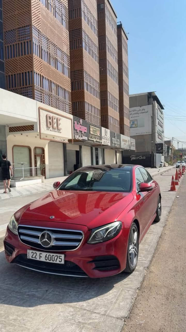 🔥 للبيع مرسيدس E300 AMG ألماني موديل 2020 🔥
للبيع سيارة نظيفة جداً ومعتنى بها بعناية فائقة، استخدام شخصي، بحالة ممتازة من الداخل والخارج.

✅ AMG Line أصلي
✅ موديل 2020 ألماني
✅ ماشية 130 ألف كم
✅ وكالة بالكامل بدون أي نقطة صبغ
✅ سقف بانوراما
✅دبل ماوس 
✅شاشة ديجتال متصله ٣ وضيعات عدادات ( سبورت - الافتراضي - متقدم ) 
✅اوتو بارك ( السيارة تركن نفسها ) 
✅اوتو ستارت ستوب 
✅ كاميرات 360 درجة
✅ رادار ومساعدات قيادة
✅ نظام التحذير والحماية الأمامي
✅ لايت Multibeam الذكي الأصلي
✅ إضاءة ترحيب عند فتح السيارة
✅ هيتر (تدفئة مقاعد)
✅ بصمة تشغيل ودخول ذكي
✅ شاشة كبيرة ونظام معلومات متطور
✅ أوضاع قيادة متعددة (Comfort / Sport / Sport+ / Individual)
✅ حساسات أمامية وخلفية
✅ مرايا كهربائية قابلة للطي
✅ ويلات AMG أصلية
✅ داخلية جلد وكنتارا مميزة و فاخرة
✅ تكييف ثنائي المناطق 
✅ Ambient Light إضاءة داخلية فاخرة
✅ ستيرن AMG متعدد الوظائف
✅ محرك وكير وشاصي بحالة ممتازة
✅ وضعية النطاق المريح … 
✅ قيادة ذاتية كاملة 
✅ تحديد مسار 
✅ مثبت سرعة 
✅ علامة مرسيدس رادار وهيتر الي هي اعلى فئة بالe 
✅ مري قلاب 
✅ تعتيم المري اوتو 

السيارة من أنظف سيارات السوق، والفحص بأي مكان يختاره المشتري.

💰 السعر: 345$ قابل للتفاوض بعد المعاينة.

📞 ***********
