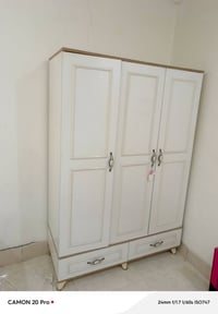 كاونتر ٣ ابواب • ميز تواليت • نضافه ١٠٠٪