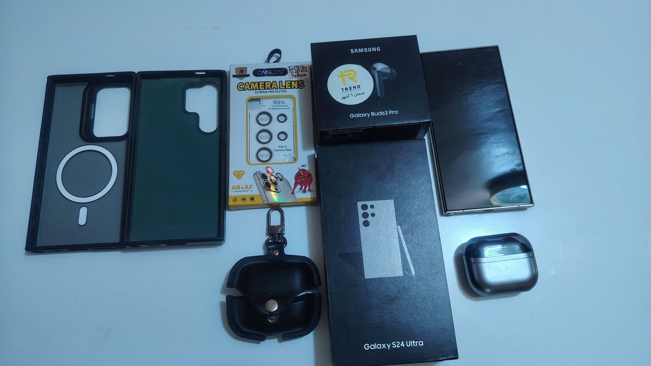 Samsung S24 ultra + Samsung galaxy buds 3pro
مع شاحن اصلي وكفر عدد اثنين مع وصل الجهاز والايربود 
السعر مليون قفل 
مكاني بغداد بسماية 
***********
