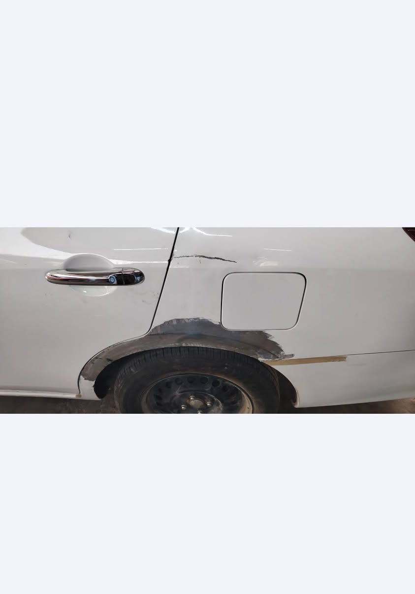 🚗🔥 للبيع نيسان صني موديل 2021 🔥🚗
✅ موديل 2021
✅ عداد المسافة: 153,000 كم
✅ تبديل بابين جهة السائق
✅ الأبواب المبدلة نفس لون السيارة
✅ الجاملغ الأمامي تصليح بارد
✅ صبغ جزء بسيط من الجاملغ الخلفي
✅ السيارة جاهزة للاستخدام
✅ الفحص متاح للجادين
💰 السعر 11000$ 
📍 الموقع: بغداد
📞 للاستفسار: ***********
