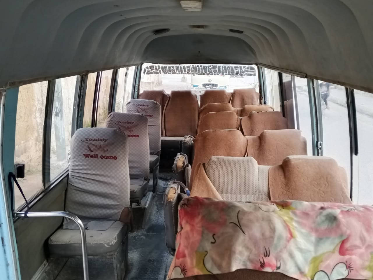 للبيع كوستر كومبي موديل 94 مكينه وكير بريجو 3000نظيفات تايراتهه نظيفات 25نفر السعر 28لاتصال ***********

