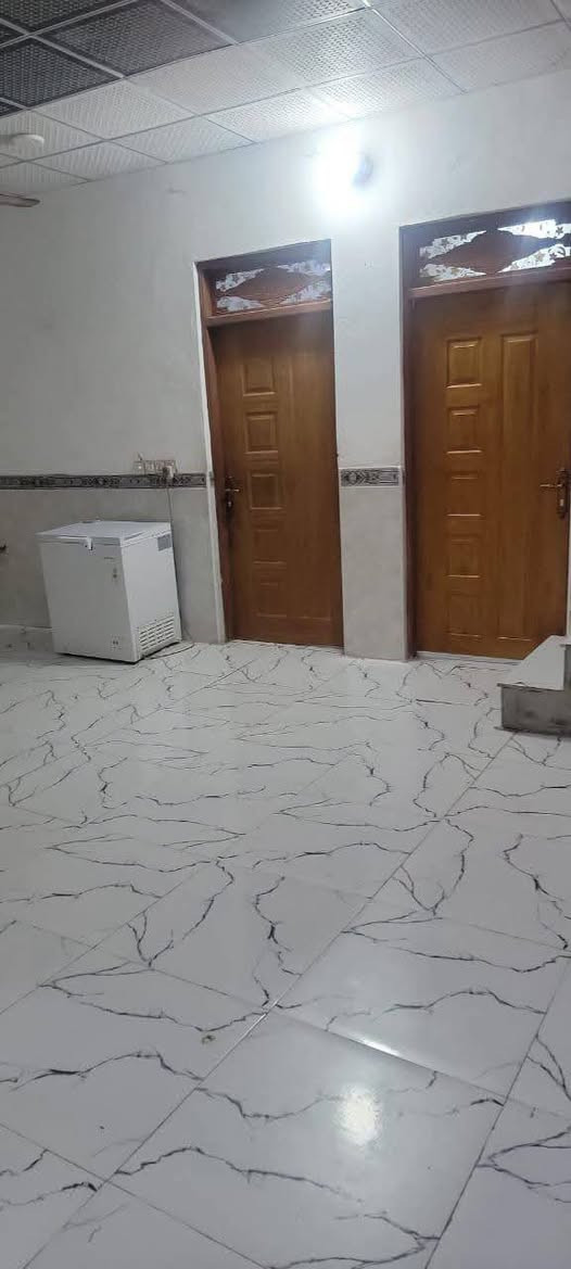 بيت للبيع طابو زراعي  سند 25 
في كربلاء الرشيده الرشيده يم جسر الحولي فرع حلويات ابو علي  مساحة 200 متر 
يحتوي البيت على غرفتين ودوانية وصاله ومطبخ وحمام داخلي وحمام خارجي 
البناء كونكريت البيت جاهز للسكن سعره 68 وبيه مجال بسيط للشراي ***********

