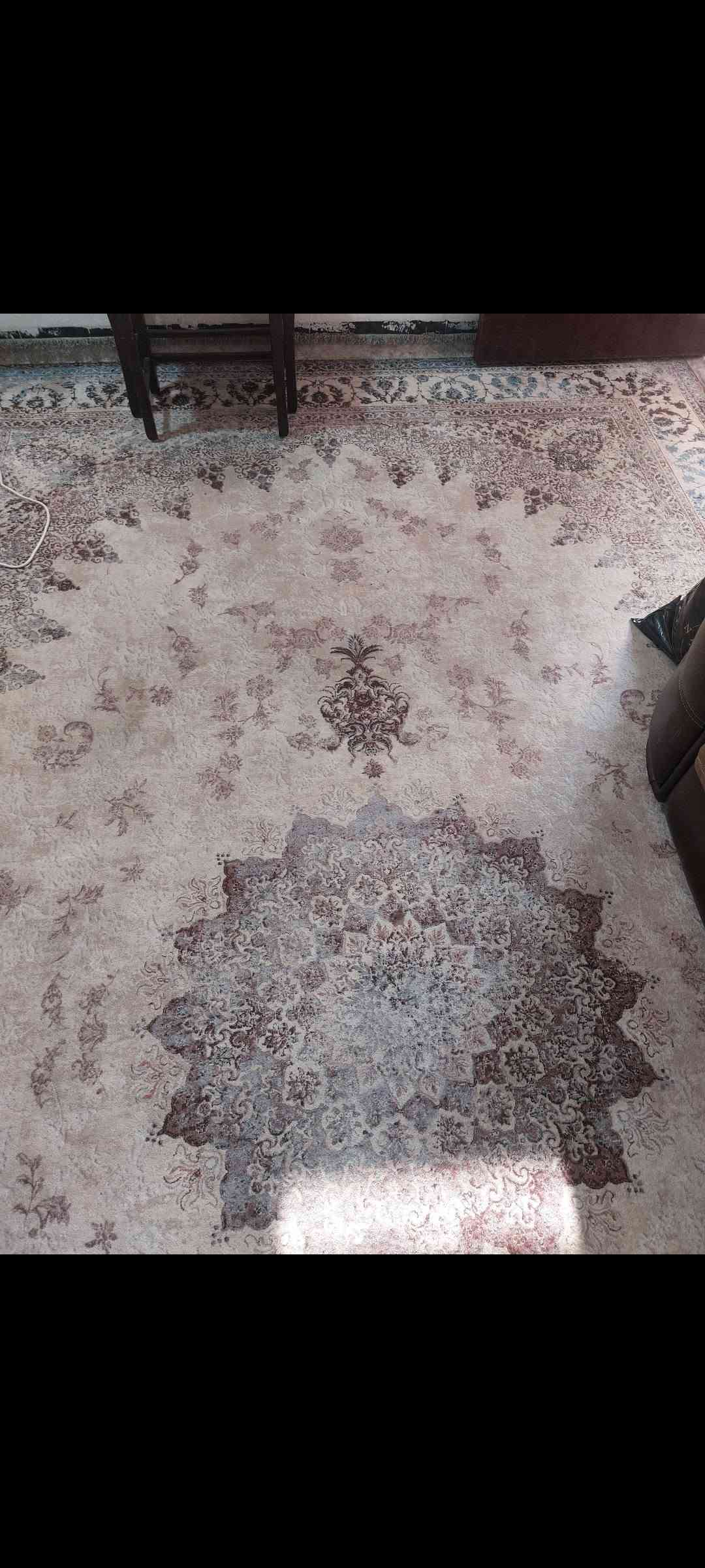 من رخصه ادمن أغراض للبيع ت ***********

نص مكتوب في الصور:
- 1 من 4