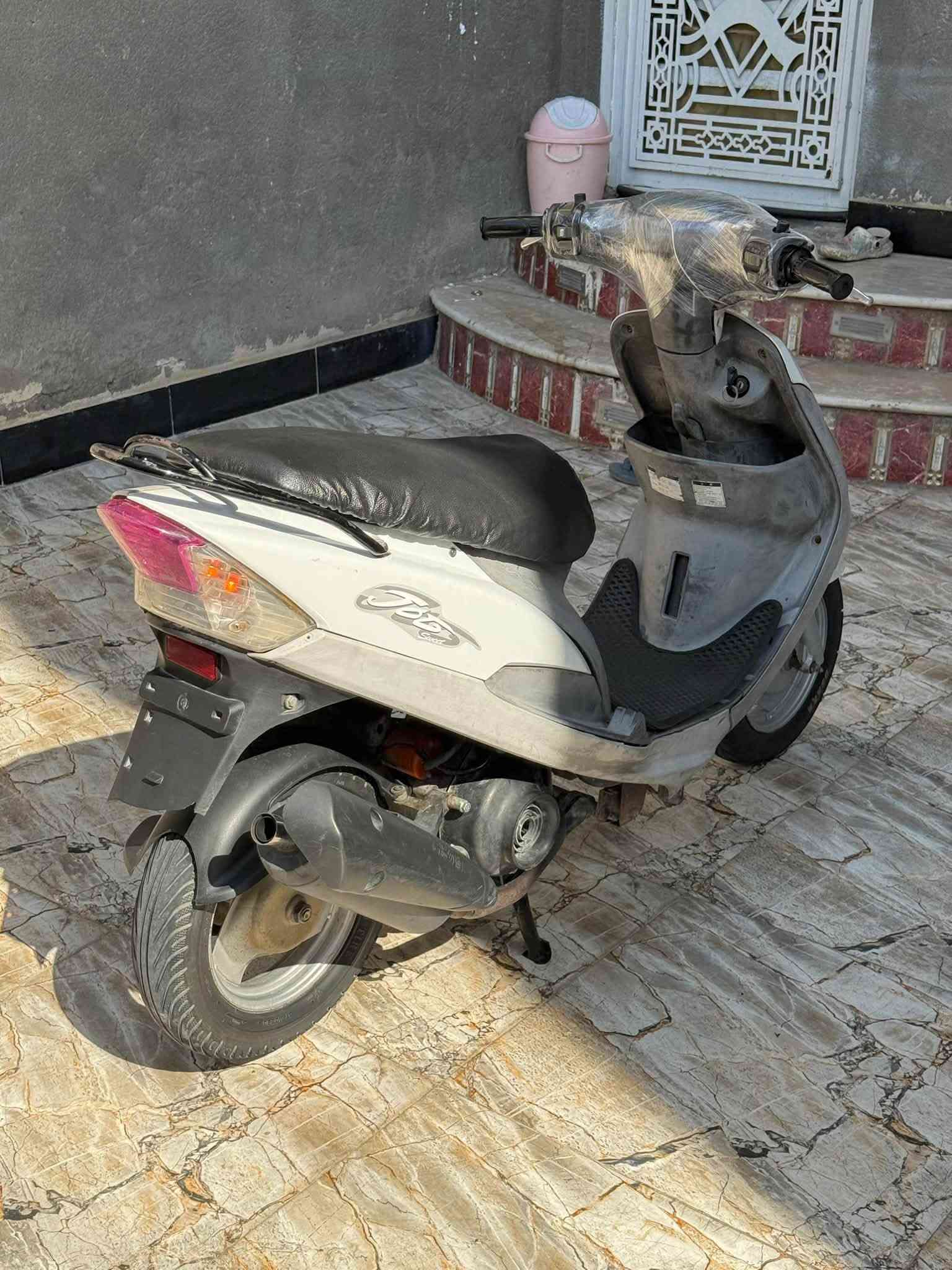 ماكس منغولي 50 بلاد دارجه بلاديه كل قطعها ما نقصها برغي ( نكره سلف هندر ) كهربائيات لايت بك لايت اشاير سكنات قفل جنطه كله شغاله ( مفتوحه مكينه حلوه نهضه ومعدل ومشي ) ( كفرات اصلي ملح ومختمات ) مكاني ناصريه تضحيه شارع العياده السعر 525 وبيها مجال الشراي يتصل *********** ( ما اروس فقط ابيع )
