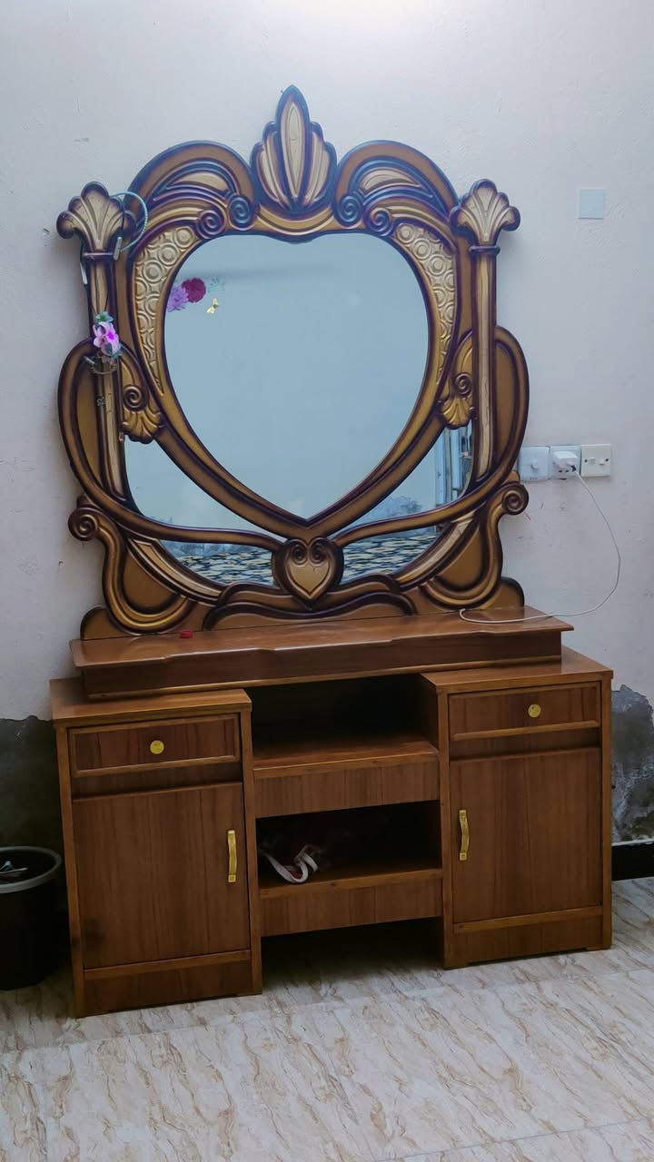 غرفة صاج عراقي حطاطه نظيفة 90/% استخدام قليل 950 وبيها مجال
للاستفسار الاتصال عالرقم ***********
