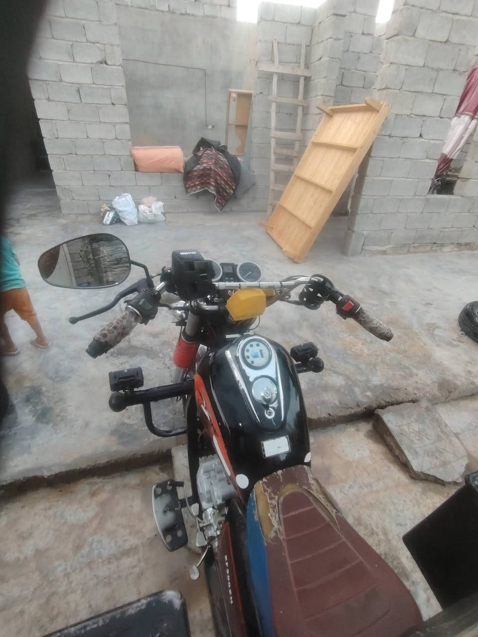 ستوته موديل 20ستوته نضيفه ما بهه اي نقص محرك 200شماليه
سعر مليون و 450وبهه مجال لمكان ديالى شهربان سنسل رقم الهاتف ***********
