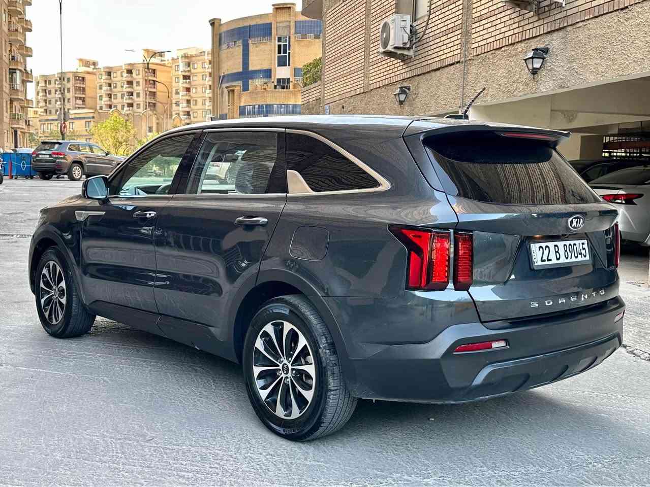 السلام عليكم سورنتو 2021 وارد امريكي سونار وصور حادث مرفقة بالمنشور
محرك السيارة 2500 بشرط كفالة هو والكير 
السيارة عليها تخم تاير جديد وباتري جديد 
7 راكب وقطعتين تبريد امامي خلفي وبيها قيادة ذاتية وبشرط مامشتغل بيها اي كلوب نضيفة السيارة استخدام شخصي 
سعر السيارة 173 وماكو هيج سعر وهم بي مجال بسيط
رقمها اربيل باسمي تريد تحويل وكالة حاضر
للاستفسار *********** بي واتساب هم
مكاني قريب مستشفى الشرق الاوسط بغداد حي العدل بغداد, العراق

