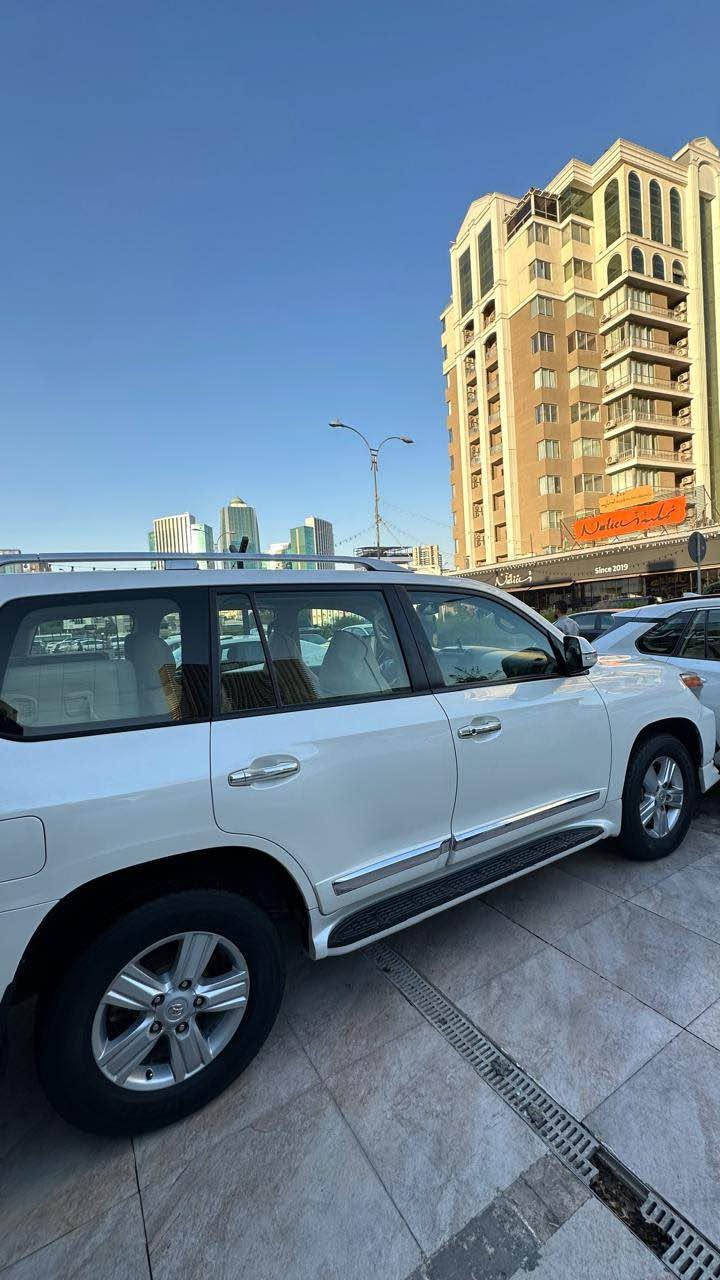 جكسارة موديل ٢٠١٣
فول مواصفات شركة جيهان
٨ سلندر حجم ٤٦٠٠
شبر صبغ من جملغ امامي
باقي مكفول 
سنوية باسمس تحويل مباشرة
السعر ٣٤٥ شوية بي مجال
ماشي ٢١٨ حقيقي 
مكان اربيل
***********
*********** أربيل, العراق

