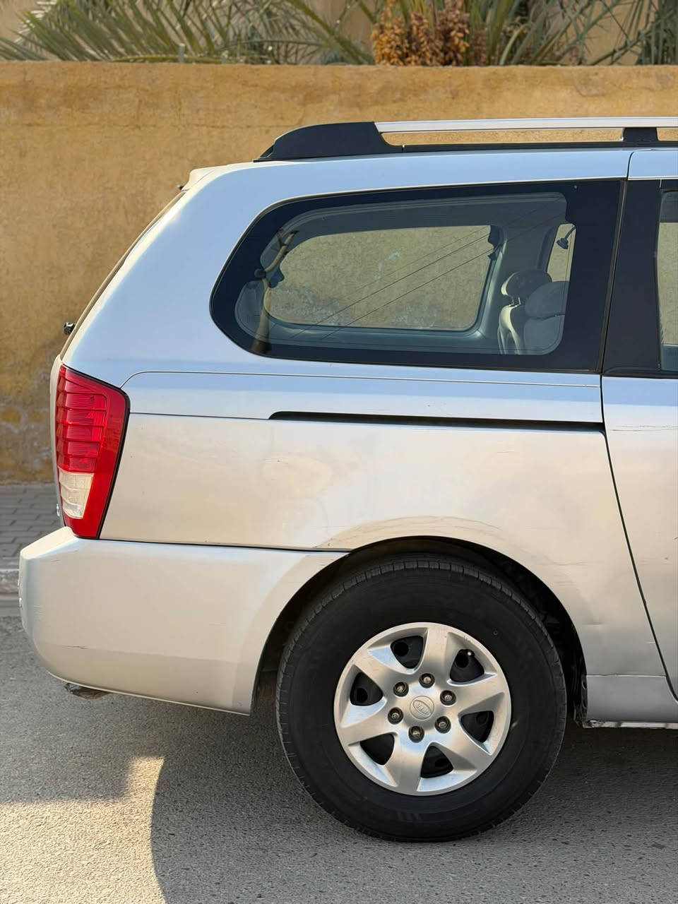 السلام عليكم
سيدونا موديل 2007
محرك 3800 
رقم بغداد نكليزي بأسمي 
السعر 122 وبيه مجال  

 العنوان السماوه قضاء الخضر 
***********
