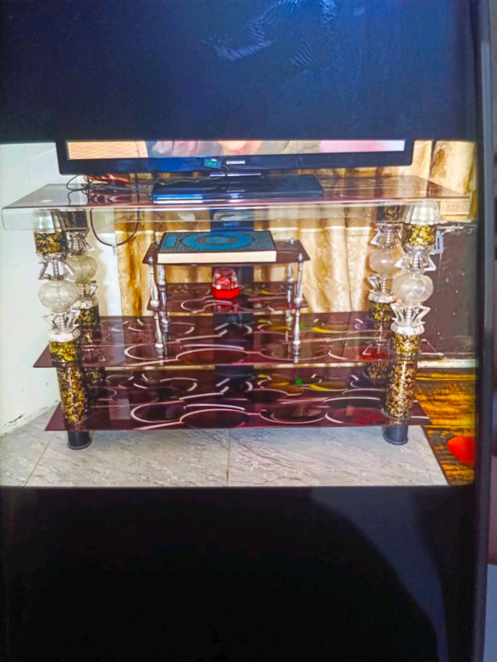 السلام عليكم طبلات وميز بلازمه للبيع سعر طبلات 125وسعر الميز 40وبيه مجال الميز ***********