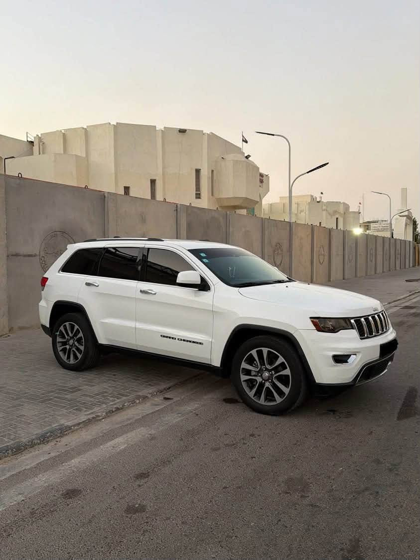 السلام عليكم
جيب لاريدو ٢٠١٧ فول عده الفتحه معروفه مواصفات الجيب السياره داخله تقرير تعمل وتسير بدون ايي ققطره ماء! وبيها بارد بالباب سعرها كلش مناسسب ب١٨٩ وببيها مجال🤯 ‪ ***********‬
