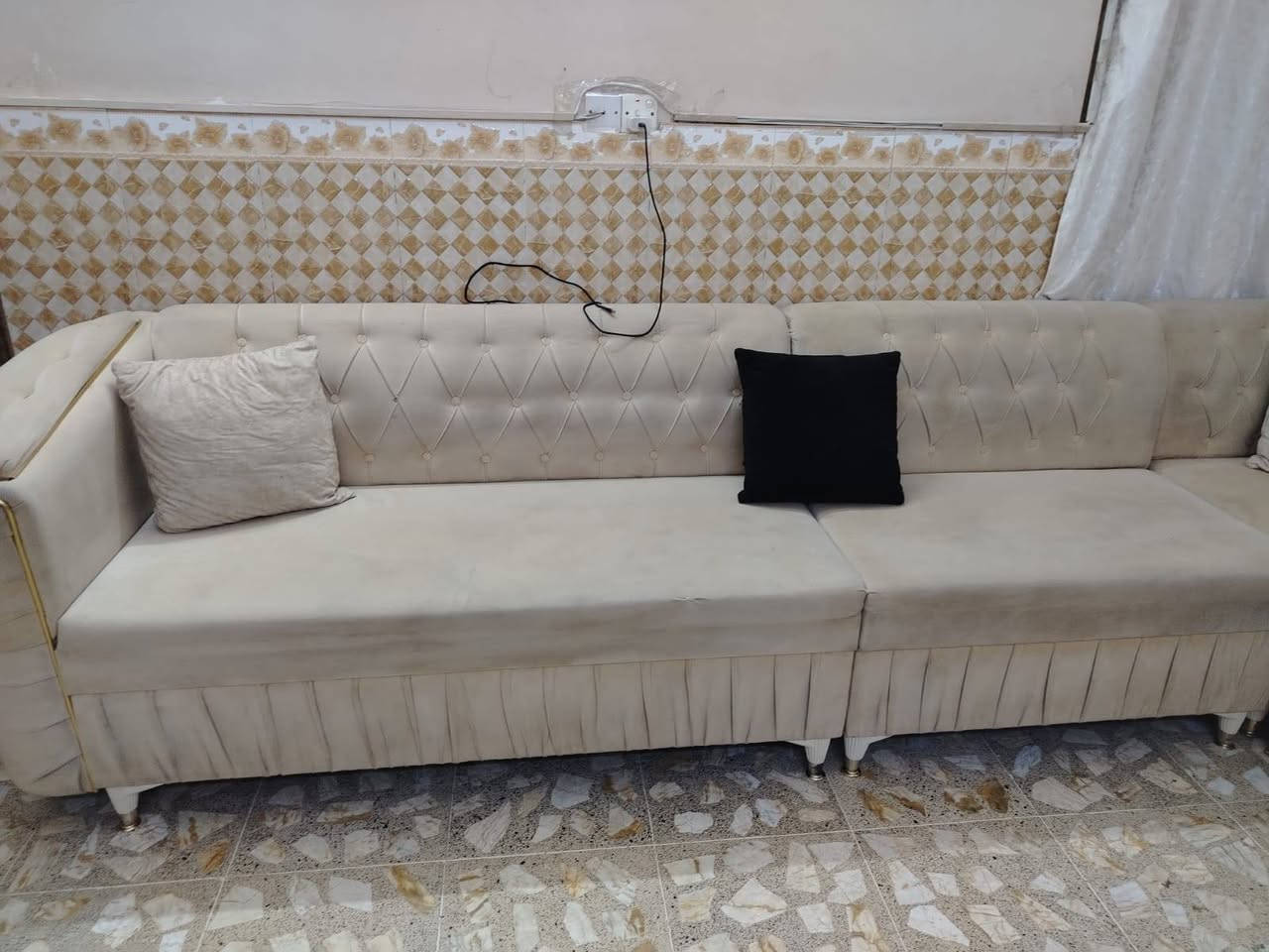 سلام عليكم ديوان شغل ايد كلش كلش نضيف سعره 275الف بيع مستعجل ***********
