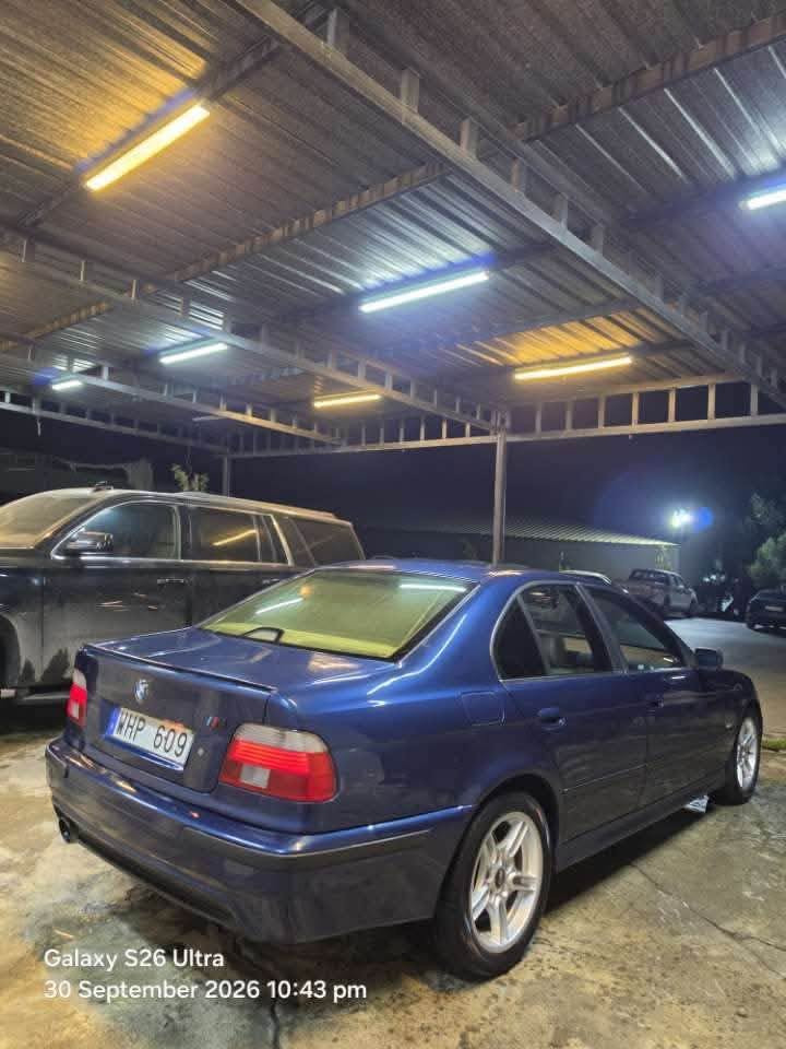 بو فروشتن 
Bmw saqar
موديل 2000
مه كينه 535
گيرو مه كينه ى به شه رت
مه نه فيست ئه سلي به شه رتي غرامه 
سبوغ سه قفو حيزام به شه رت 
سعري 59 محامه له 
*********** سوران, أربيل

نص مكتوب في الصور:
- Galaxy S26 Ultra 30 September 2026 10:43 pm
- Galaxy S26 Ultra
- 30 September 2026 10:42 pm
- 30 September 2026 10:43 pm