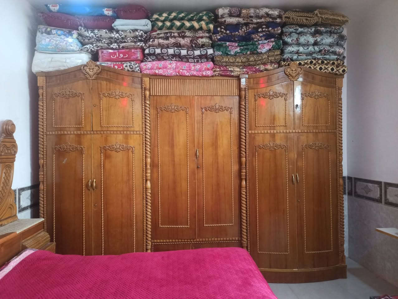 غرفة نوم • ٤ قطع • للبيع