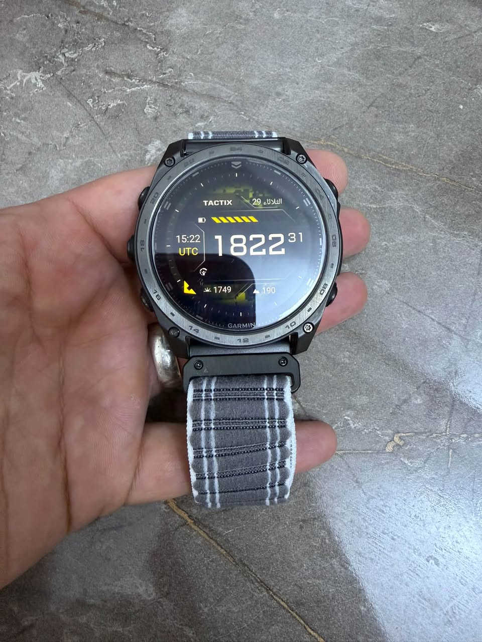 السلام عليكم احبتي لعشاق الفخامه توفر الان ساعة Garmin Tactix 8 Sapphire AMOLED 51 mm Titanium ساعة تحتوي على سير عدد 2 عسكري و ربل  مع كافة ملحقاته نضافه 100‎%‎
السعر مليون و850 الف 
سعر الجديد 2 مليون و170 الف
لتواصل يرجى الاتصال على هذا الرقم***********
