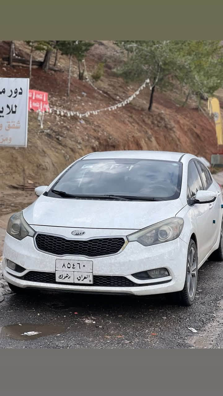 السلام عليكم

بيع او مراوس 

كيا سيراتو ٢٠١٤ 
بيها صبغ صفحة السايق وباب صفحة النفر
مواصفات اعتيادية
وارد كوري
كير ومحرك 1600 كفالة 
١٠٠ وبيها مجال
***********
