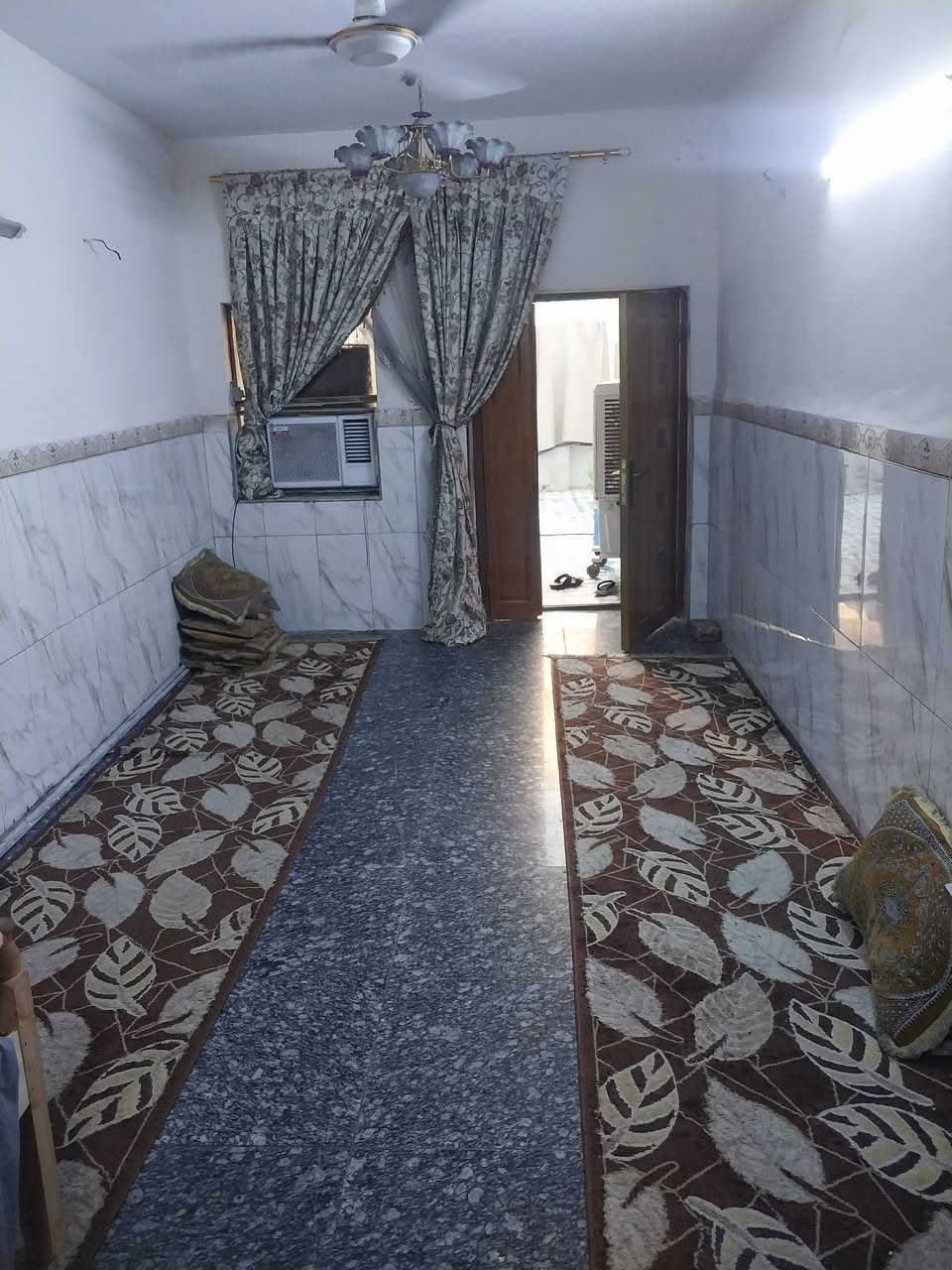 الدار للبيع قطاع٤٢  شارع الفلاح فرع جامع الامام الرضا عليه السلام   المساحه ١٢٦ للإستفسار الاتصال على الرقم ***********
