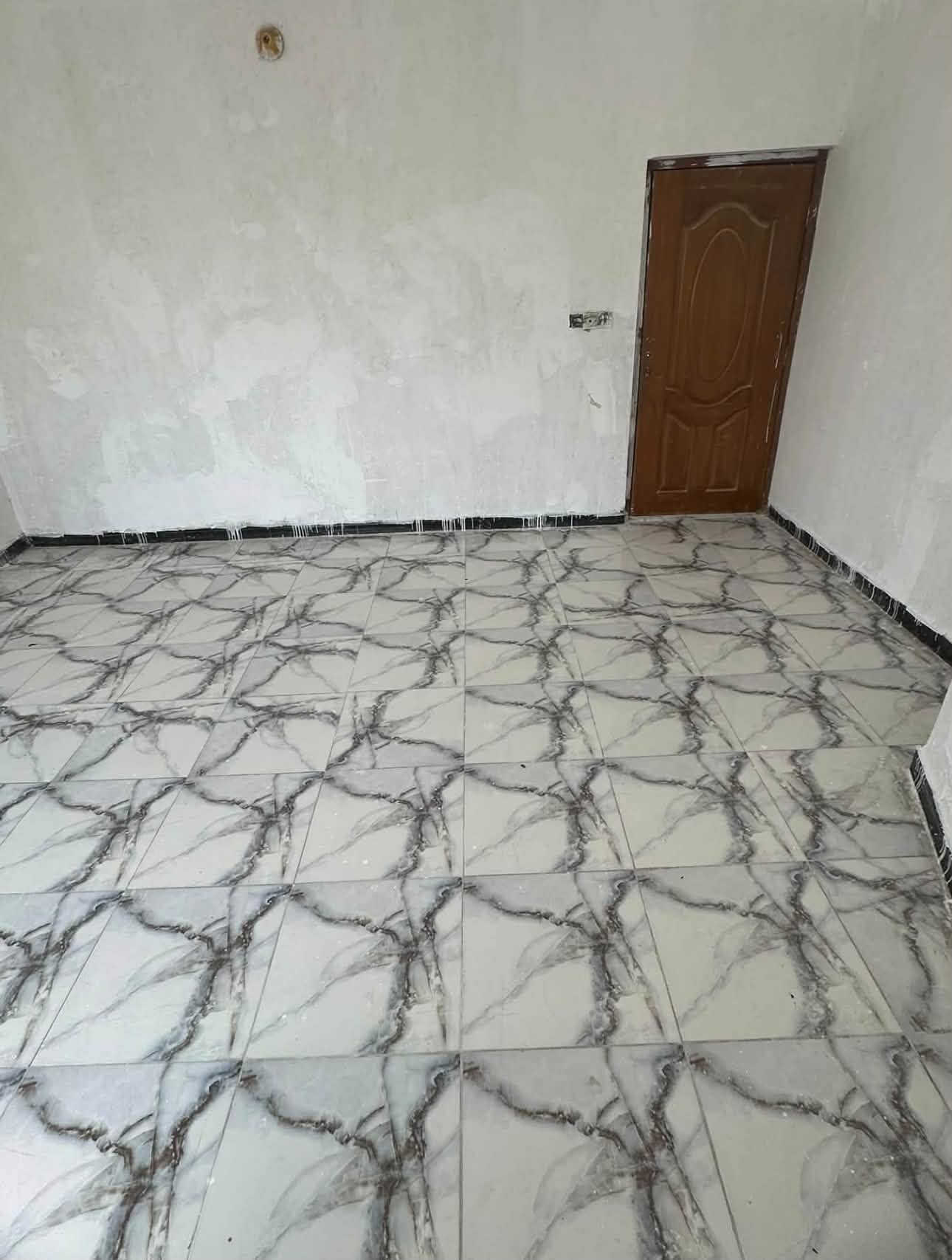 السلام عليكم بيت ب نتصار مقابيل الحسينية البيع 
السعر 58بية مجال البيت طابو ملك صرف ثاني يوم افتحلك بيان ابسمك 
الاستفسار ***********
