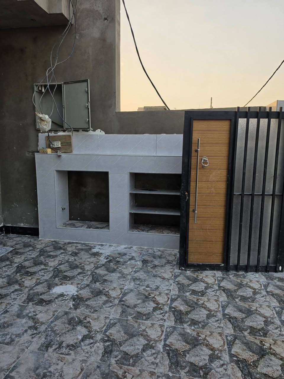 🔶️ دار سكن للبيع في المخابرات بناء 2026 وعرض الشارع 15متر بناء حديث وعصري !! 🔶️
♦️-- مساحه 200 متر ❗️✅️
♦️-- واجه 10 م ↔️✅️
♦️-- النزال 20 م ↕️✅️
♦️-- عرض الشارع 15 متر ✅️
♦️--  الطابق الاول غرفتين + هول + استقبال + مطبخ + صحيات داخلية و صحيات خارجية 
♦️-- السعر بالنقد 178 وبي مجال !!!
♦️-- السعر بالمبادرة 185
_______________________________
لـــلاســــتـــفـــســـار الاتـــصـــال عـــلـــى
*********** رسول الامارة
