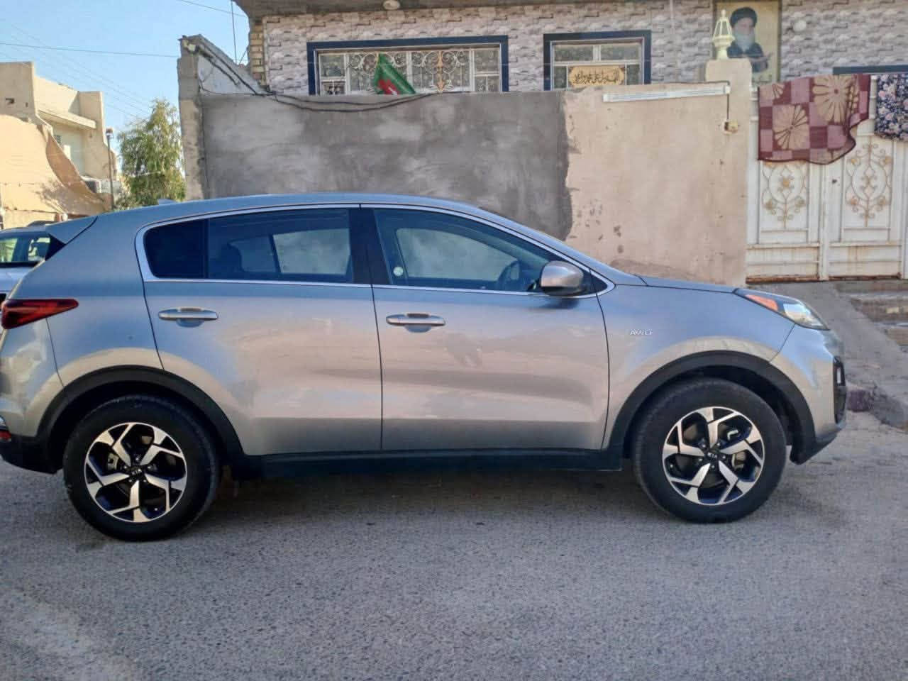 كيه سبورتج Lx
وارد أمريكي موديل 22 محرك 2500 فور ويل رادار امامي سياقه ذاتيه كاميره خلفيه مانع انزلاق نظام ايكو تحديد مسار لايت زنون كروس سرعه تبريد امامي وخلفي رقم بغداد السعر 175 وبيه مجال الضرر باب السائق مع الخلفي بارد بدون فتح
الرقم ***********
