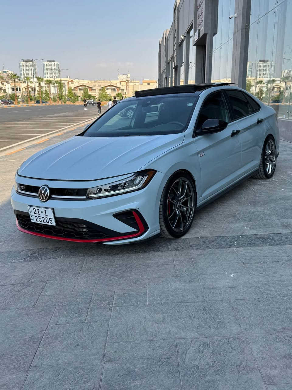 Volkswagen Jetta GLI AWTOBAHN black pakeg 
سەیارەکە هەمو شتی بەشەرتە تەنیا ٣هەزار ڕۆییوە ٥پارچە شانی سبوخە بێ ناوگرتن پشتو پێشی کەپسە لایت دەحامی چەمبەر بەگ لایت هەمو شتی بیلادیە ژورەوەی نیە ئێرباک سیستەمە سەیارەکە نمونەیە لە جوانی فول فول مواسەفاتە داون پایپ ویل لەف بۆ زیاد کراوە سەیارەکە هەمو شتی بە شەرتی سۆنەرە 
ژمارە مۆبایل:*********** أربيل, العراق
