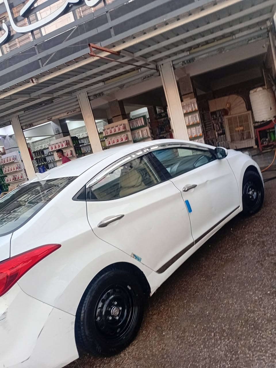 النترا موديل 2013 خليجي رقم بغداد نظيفه سونارها موجود مع الصور حداديه امامي خلفي جديده تخم تيرات جديد شاشه وكامره خلفيه تحكمات ستيرن داخل  غرفة نظيفه جدا  تبريد ثلج مبدل كله جديد السعر ٩٠ وبيها مجال رقم الهاتف ***********
