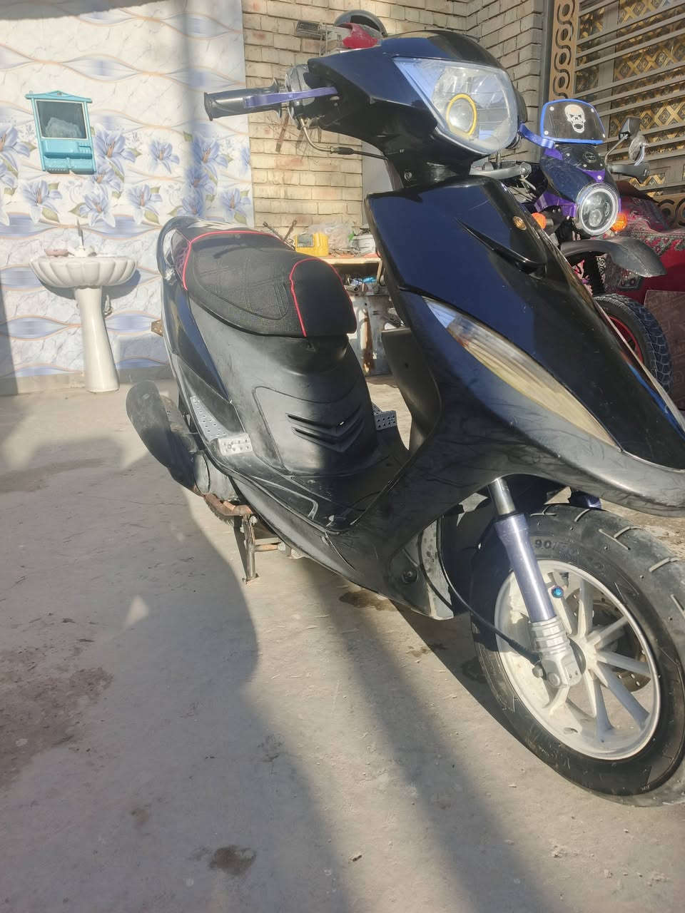 ماكس عدله بوشه٤٩ مفتوحه مكينه خرسه دراجه بلاديه مختمه كلها اشاير بكلايت لايت عالي ناصي سكن مابيها نقص لو برقي بيها تزويد وياله يدات دبلات امامي دبل خلفي قاعده رقم كشن مال ٤ ولفات دراجه شغل واطلع نكره صلف للبيع مكاني فلوجه حي لشهداء لسعر 500 وبيها مجال ***********
