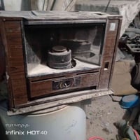 ٣ صوبات نفطية • صوبة كهربائية • طباخ