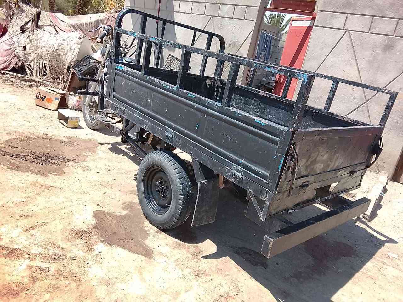 للبيع نضيفه جداء سعر ٧٠٠ ***********
