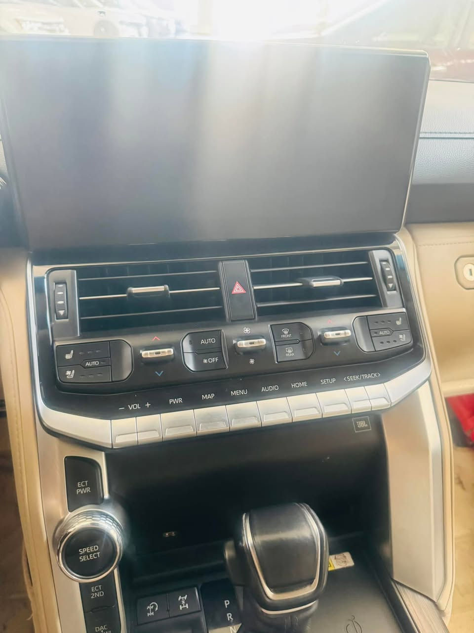 لاندكروز VX • ٢٠٢٤ • رقم بغداد