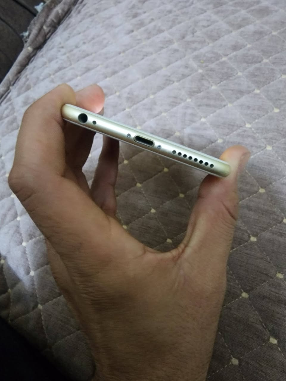 ايفون ٦ بلس ذاكره ٦٤ بطاريه ٩٥ الجهاز  كلشي بي شغال عدا البصمه نت اتصال حساس مايكات كله شغال السعر ٦٥ 
***********
