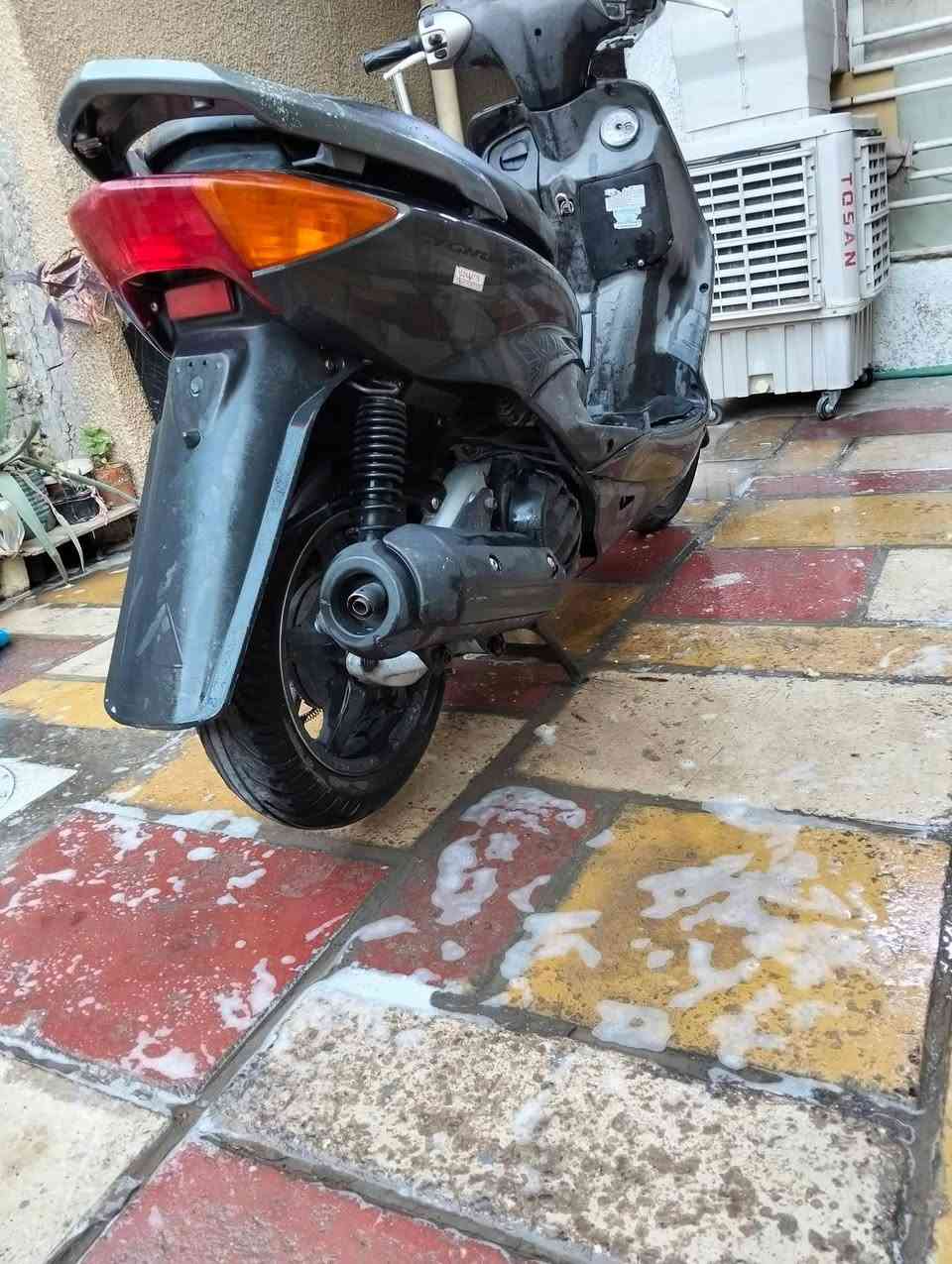 السلام سكنس ياباني ١١٠ كل نقص مابيه محرك نضيف دبلات نضيفه كلجات اليوم بدلتهن أخذته مال جناي لللبيع السعر ٦٠٠ وبيه مجال فقط على الرقم متواجد ***********
